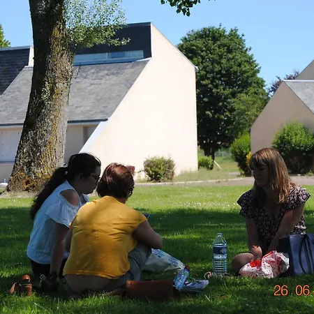 Village De De L'anse De Holiday home Moidrey