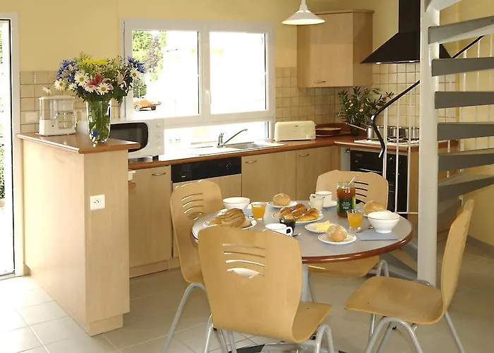 Village De De L'anse De *